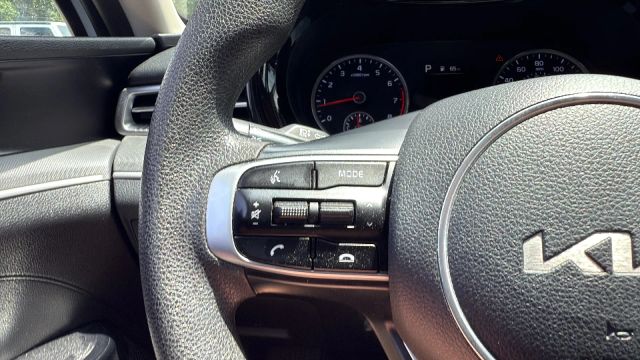 2022 Kia K5 - Image 40
