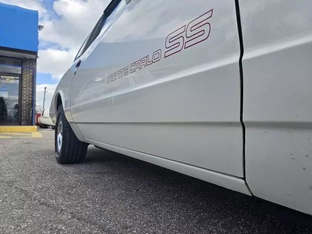 1985 Chevrolet Monte Carlo - Image 4