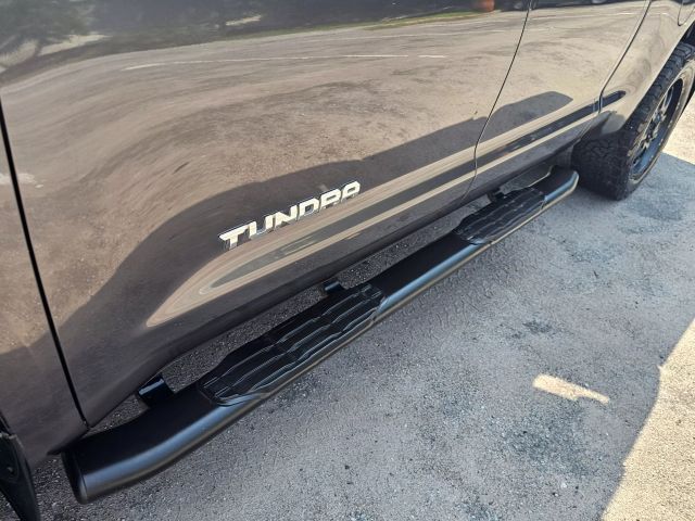 2014 Toyota Tundra Double Cab - Image 14