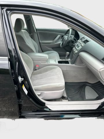 2011 Toyota Camry - Image 11