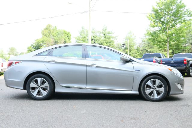 2011 Hyundai Sonata - Image 8