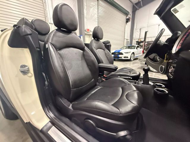2015 Mini Convertible - Image 105