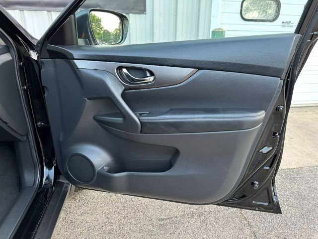 2015 Nissan Rogue - Image 23