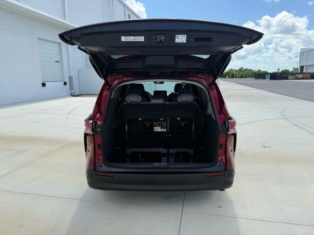 2021 Toyota Sienna - Image 68