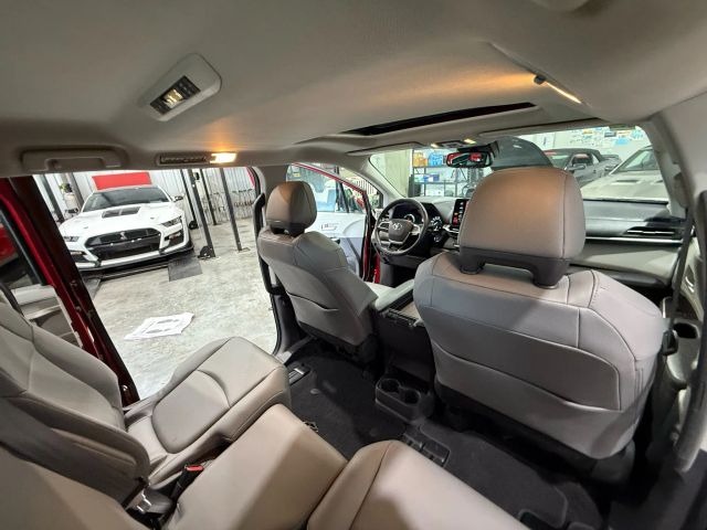2021 Toyota Sienna - Image 137