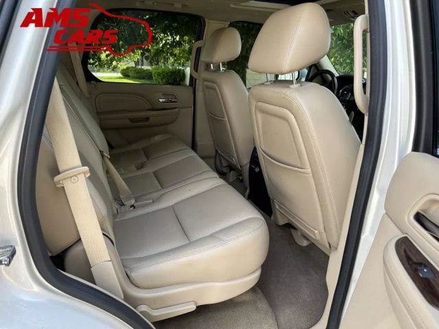 2013 Cadillac Escalade - Image 16
