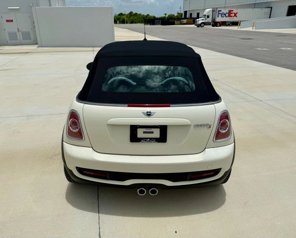 2015 Mini Convertible - Image 20