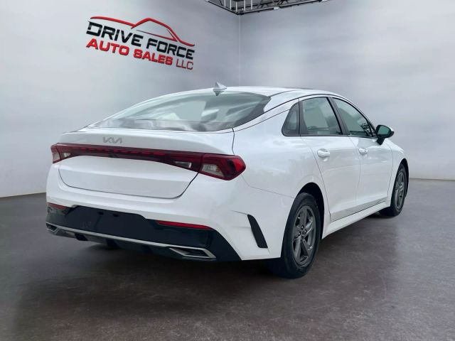 2022 Kia K5 - Image 5