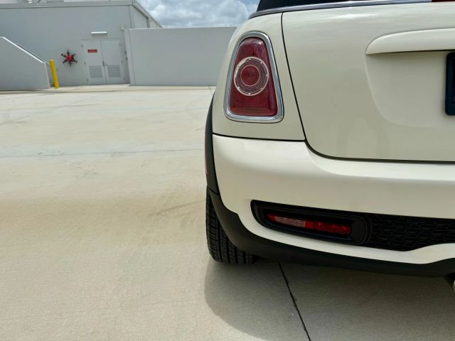 2015 Mini Convertible - Image 23
