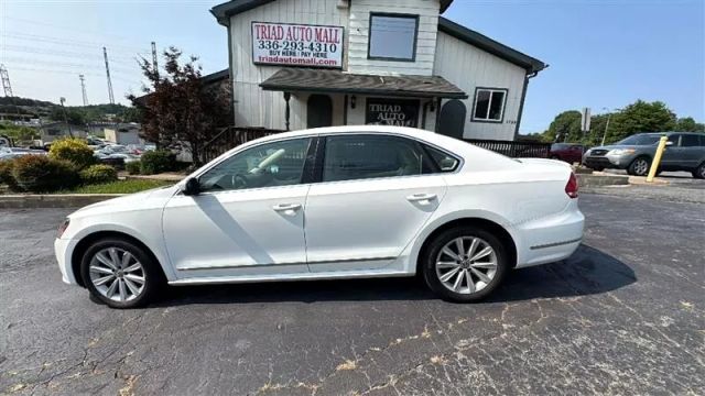 2013 Volkswagen Passat - Image 8