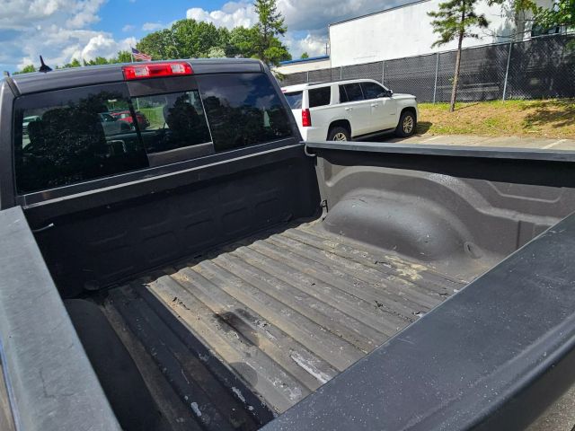 2015 Ram 1500 Crew Cab - Image 12