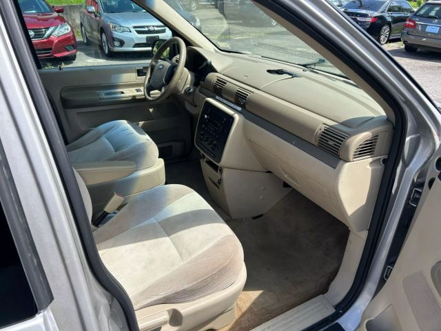 2005 Ford Freestar Passenger - Image 9
