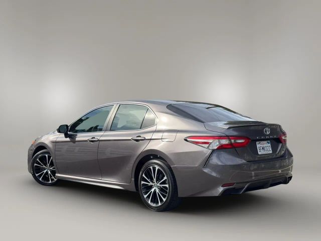 2018 Toyota Camry - Image 12