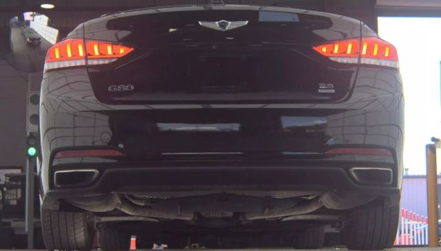 2017 Genesis G80 - Image 7