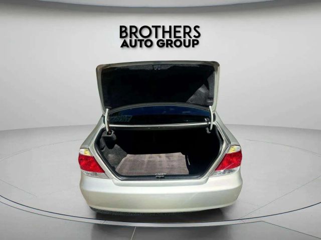 2006 Toyota Camry - Image 16