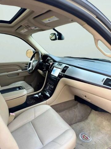 2013 Cadillac Escalade Esv - Image 22