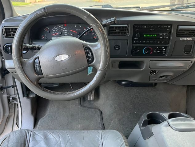 2002 Ford Excursion - Image 64