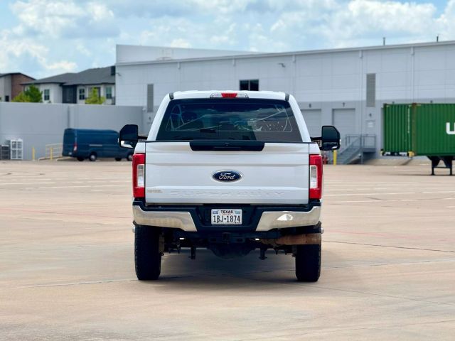 2018 Ford F250 Super Duty Crew Cab - Image 6