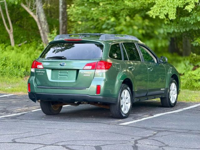 2011 Subaru Outback 2.5i Limited Wagon 4d - Image 5