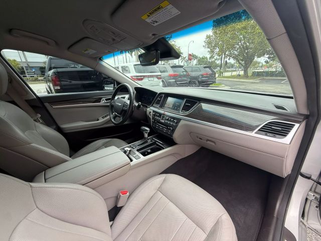 2018 Genesis G80 - Image 12