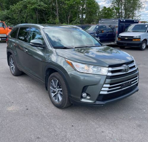 2017 Toyota Highlander Xle Sport Utility 4d - Image 1