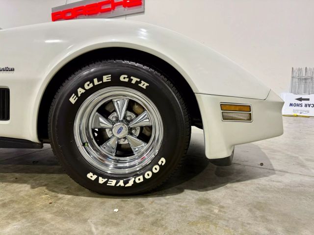 1982 Chevrolet Corvette - Image 9