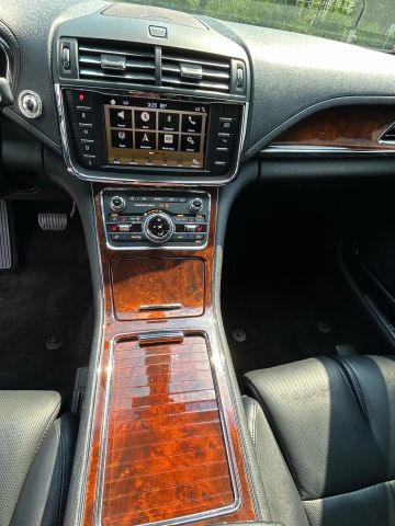2017 Lincoln Continental - Image 22