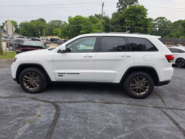 2017 Jeep Grand Cherokee - Image 6