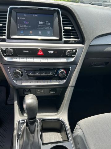 2018 Hyundai Sonata - Image 18