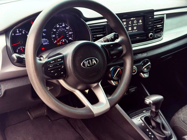 2019 Kia Rio - Image 13