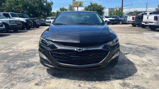 2022 Chevrolet Malibu - Image 2