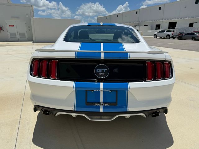 2015 Ford Mustang - Image 19