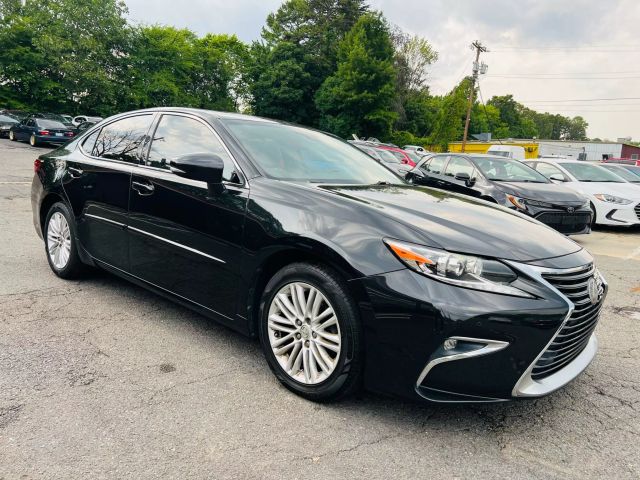 2017 Lexus Es - Image 1