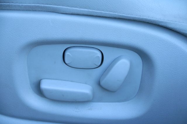 2006 Jaguar Xj - Image 11