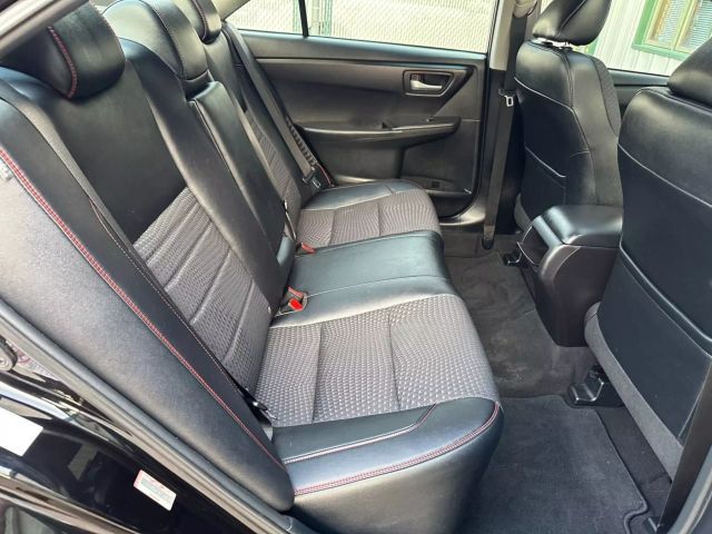 2015 Toyota Camry - Image 21