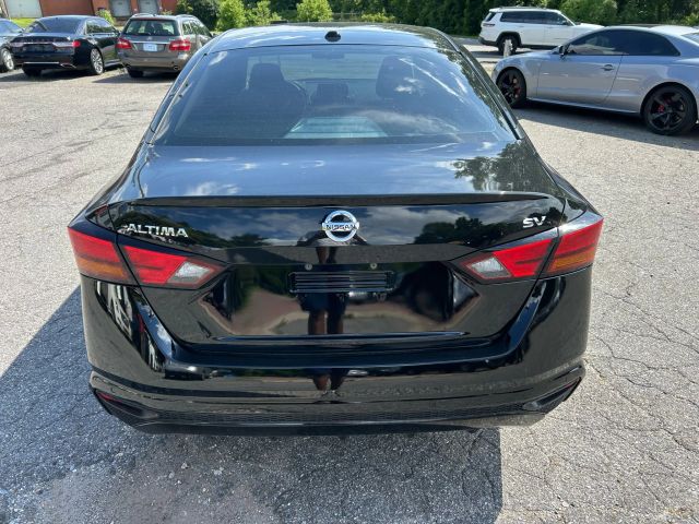 2021 Nissan Altima - Image 4