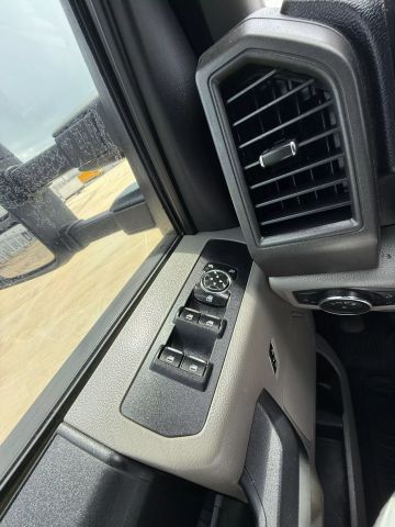 2018 Ford F250 Super Duty Crew Cab - Image 23