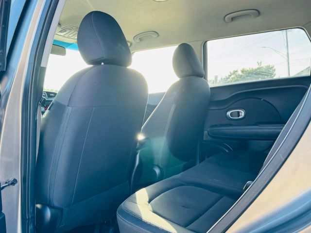 2016 Kia Soul - Image 16