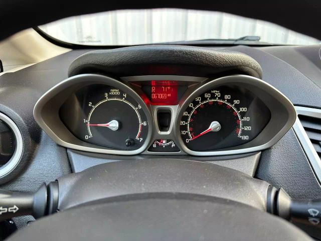 2012 Ford Fiesta - Image 28