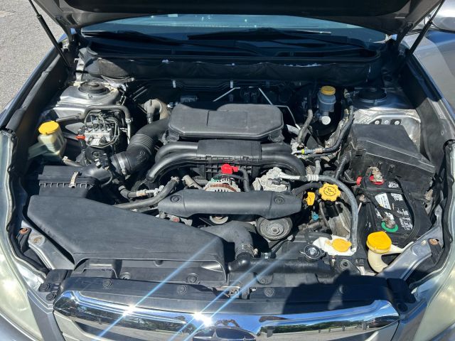2011 Subaru Outback - Image 22