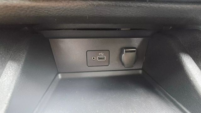 2020 Nissan Sentra - Image 18