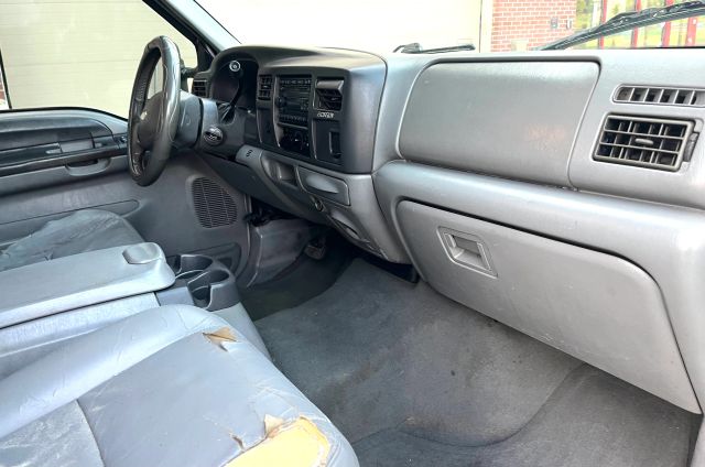 2002 Ford Excursion - Image 59