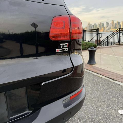 2016 Volkswagen Tiguan 2.0t Se 4motion Sport Utility 4d - Image 14