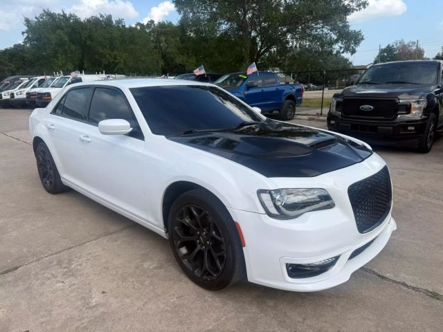 2019 Chrysler 300 - Image 4