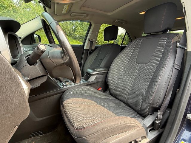 2017 Chevrolet Equinox Lt Sport Utility 4d - Image 4