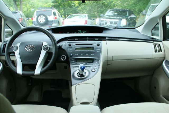 2010 Toyota Prius - Image 21