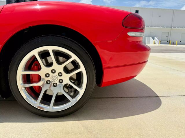 2004 Dodge Viper - Image 33