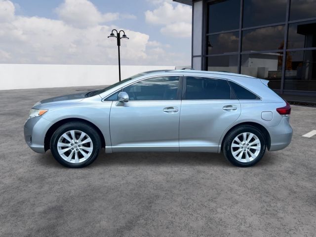 2015 Toyota Venza - Image 2