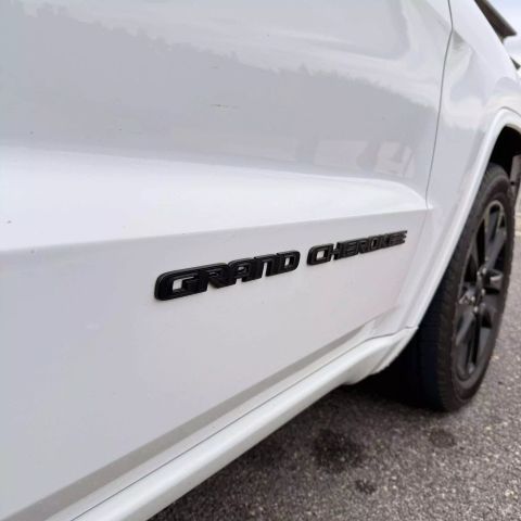 2018 Jeep Grand Cherokee Altitude Sport Utility 4d - Image 30