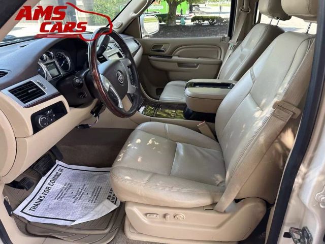 2013 Cadillac Escalade - Image 10